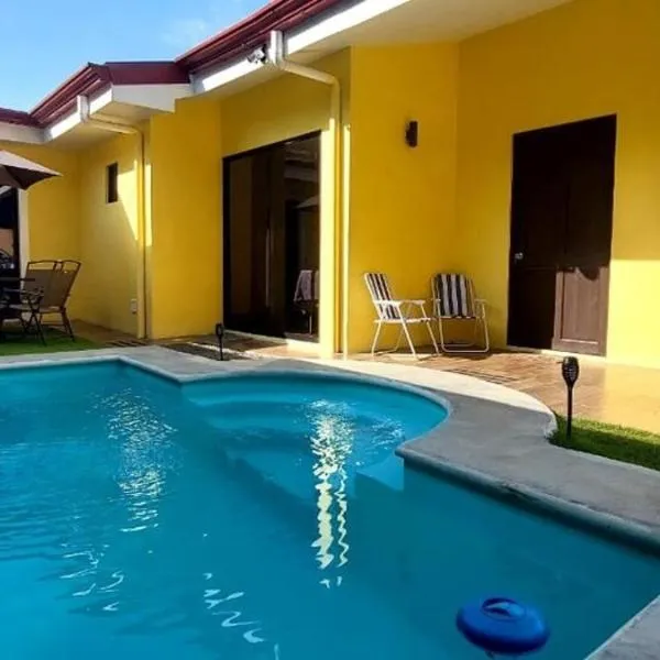 Acosta Leona Beach House en Punta Leona，位于Punta Leona的酒店