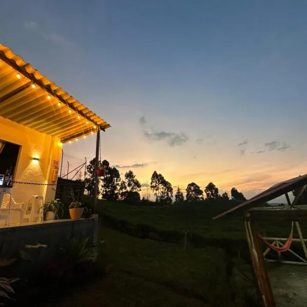 Cabaña privada cerca a termales San Vicente，位于圣罗莎德卡瓦尔的酒店