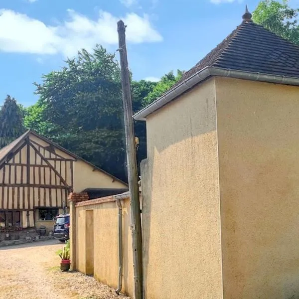 Studio cosy à Camembert - 20 m² avec terrasse et parking，位于Camembert的酒店