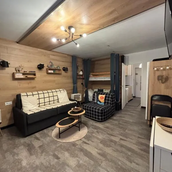 Studio cosy 5 personnes aux pieds des pistes.，位于德沃吕伊的酒店