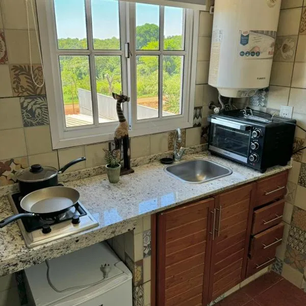 Departamento pequeño en gobernador roca，位于Gobernador Roca的酒店