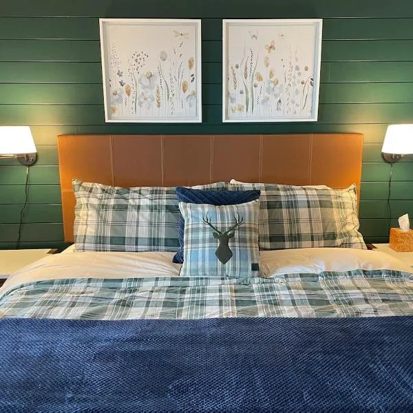 Newly Renovated Ski In Ski Out 2BR Condo，位于克雷斯特德比特的酒店