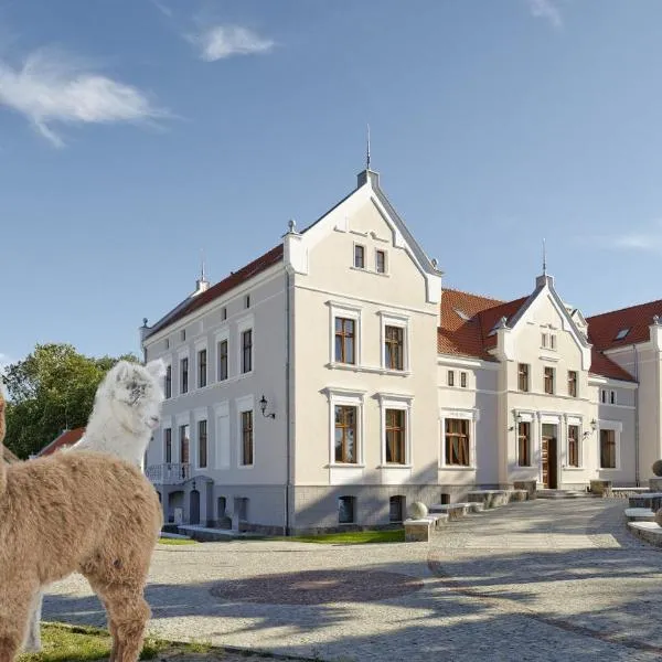 Palac Mortegi Hotel & SPA- Restauracja Szlachecka, SPA, Basen, Sauny, Jazda Konna, Mini Zoo- Luksus, Relaks i Przyroda w jednym!，位于Lubawa的酒店