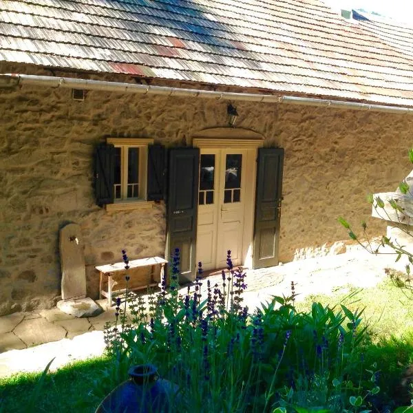 Kamenná chalupa，位于Hodruša的酒店