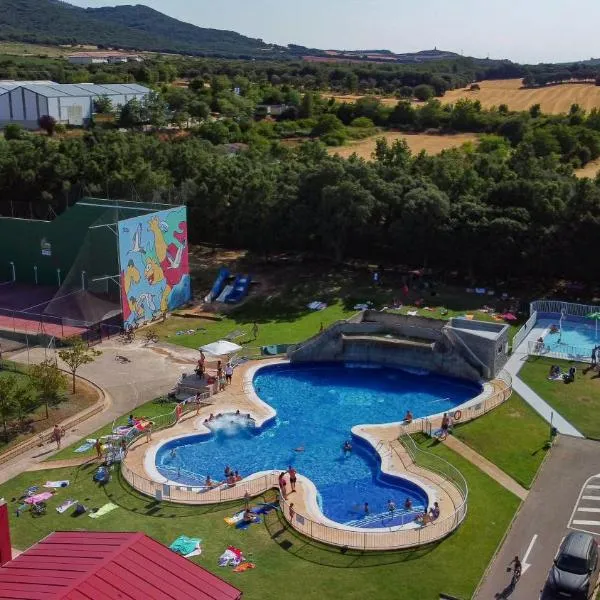 伊拉谢度假露营地，位于阿耶圭的酒店