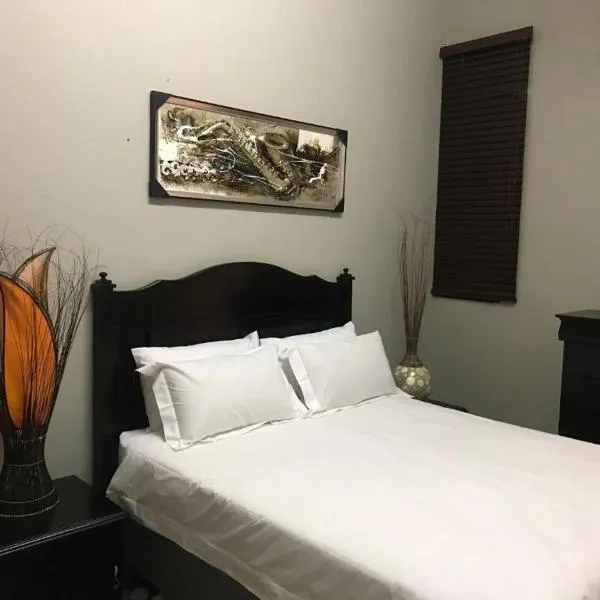 Emtonjeni Selfcatering Guest House，位于埃尔默洛的酒店