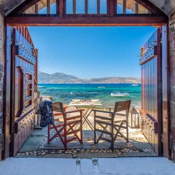 Gorgeous Apt in front of the Sea at Klima Milos，位于Klima的酒店