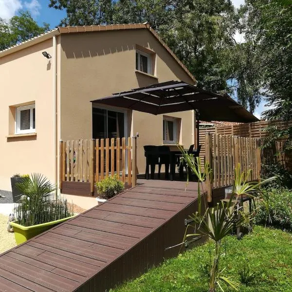 Gite 3 étoiles, 55 m2, 4 pers, 20 min plages，位于弗的酒店