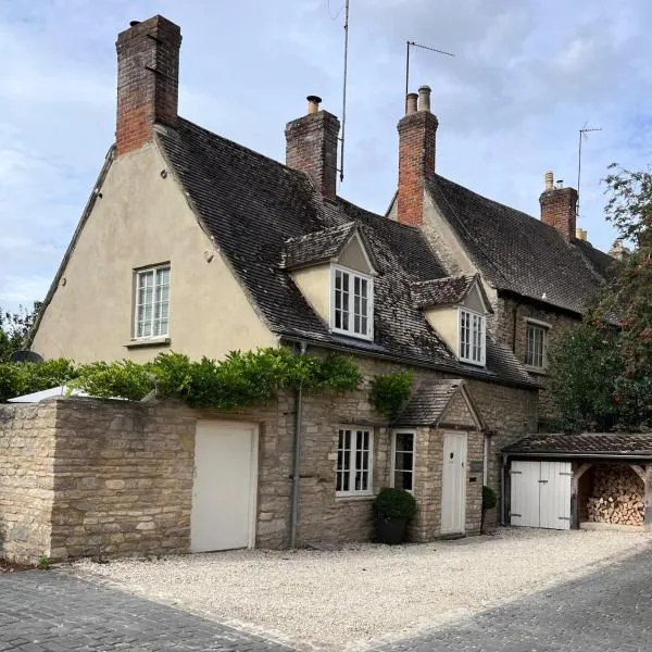 Cottage c1790, Superb central Witney, free parking，位于威特尼的酒店