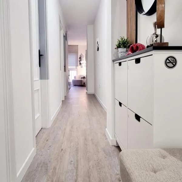 ALMAR We Go Puerto de Santiago! Private Rooms in modern shared Apartment - Habitaciones Privadas，位于圣地亚哥港的酒店