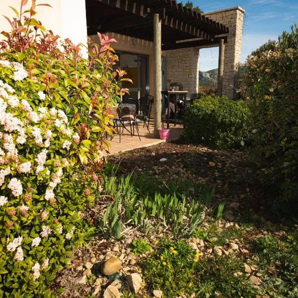 Appartement au coeur du Golf de Saumane，位于索马讷-德沃克吕兹的酒店