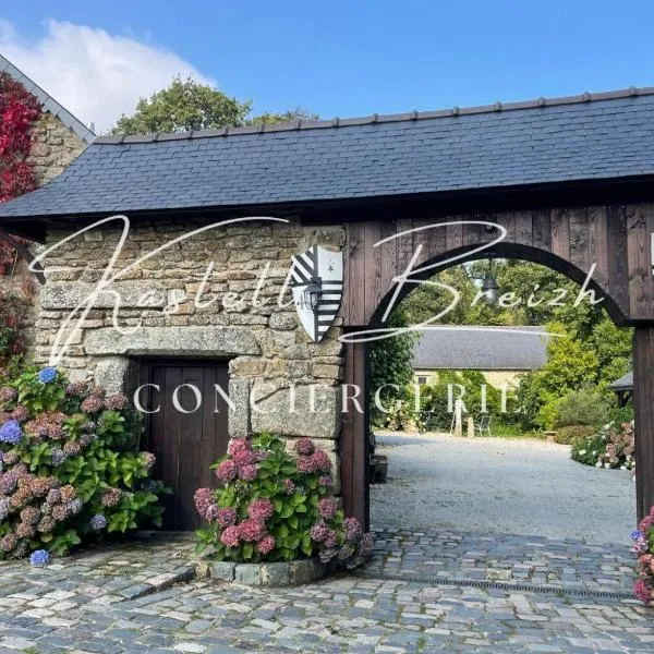 La familiale du manoir de Kerollivier，位于Saint-Gilles-Pligeaux的酒店