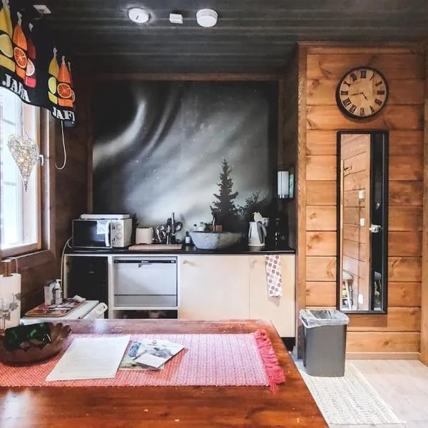Cozy guesthouse with sauna, private entrance，位于索丹屈莱的酒店