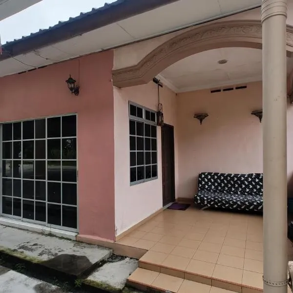 Sri Peserai homestay，位于峇株巴辖的酒店