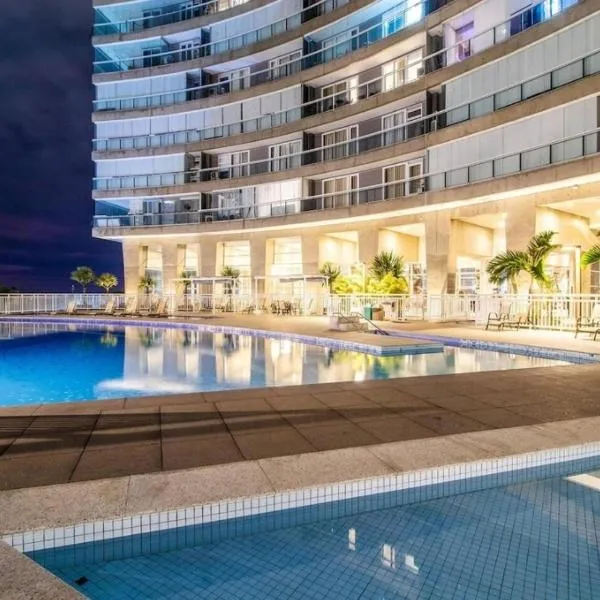 Unlimited Ocean Front - Frente à Praia Vista Mar Hidromassagem 2 Piscinas Climatizadas 2 Saunas Seca e Úmida Wi-Fi 350MB，位于桑托斯的酒店
