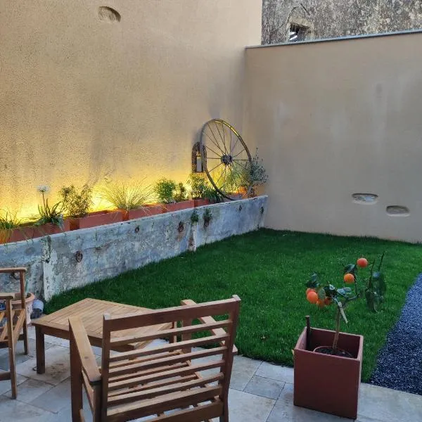 le logis des abeilles，位于Lapenne的酒店
