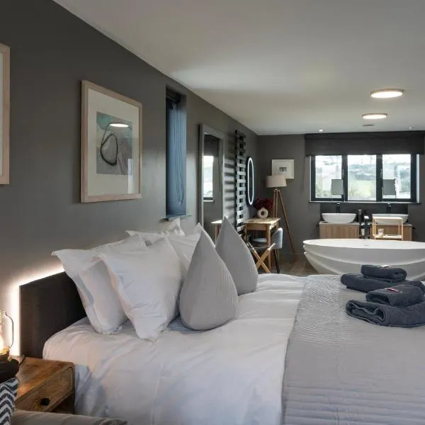 Uno Carbis Bay - Luxury Serviced Accommodation，位于卡比斯贝的酒店