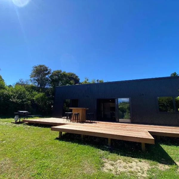 Modern Comfort in Collingwood - Brand New Holiday Home，位于科灵伍德的酒店