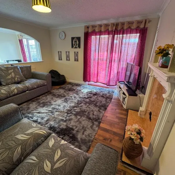 Cosy 2bed home near NEC BHX HS2 Business Park，位于马斯顿格林的酒店