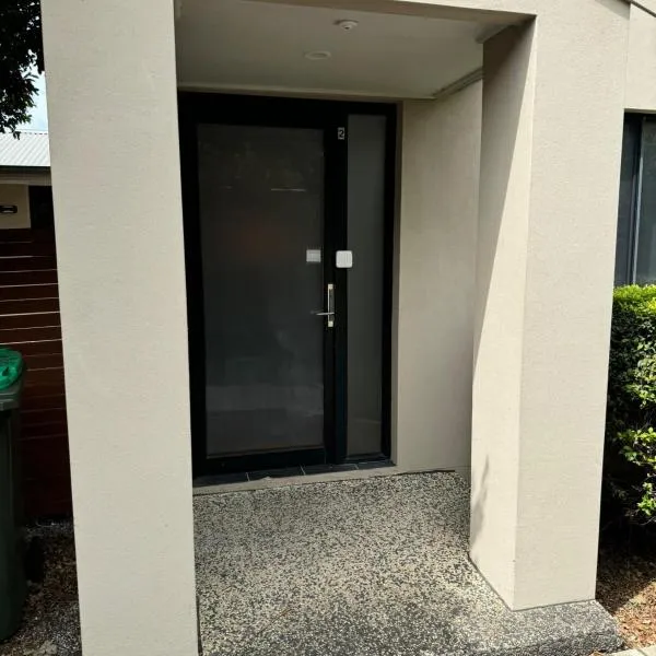 Charlestown TownHouse，位于查尔斯敦的酒店