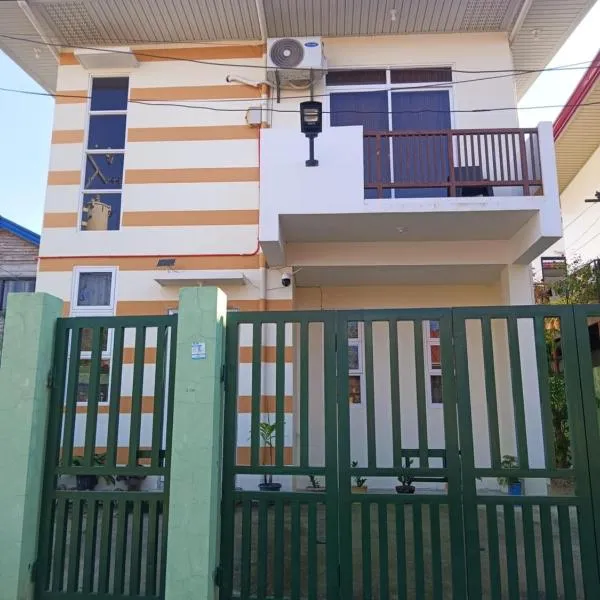Room in BB - No hassle and no fuss, Aremen Transient is here for your comfortable stay，位于圣胡安的酒店