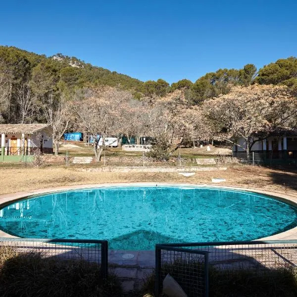 Camping Montillana con Bungalows，位于奥尔诺斯的酒店