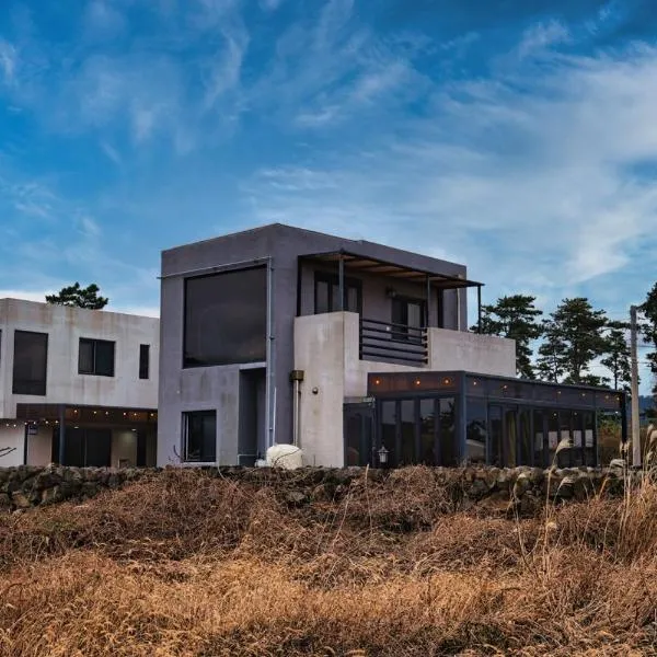 Hyeopjae MoonBeam，位于济州市的酒店