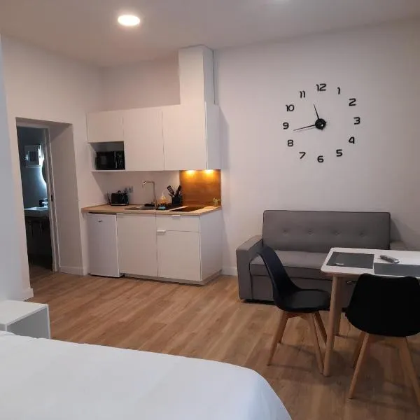 Apartamentos Recunchos，位于奥伦塞的酒店