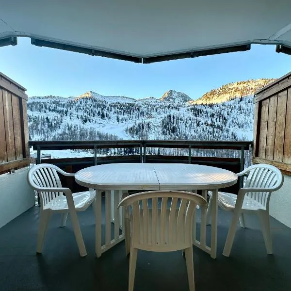 Évasion Alpine Vue Panoramique, WiFI et Garage，位于伊索拉的酒店