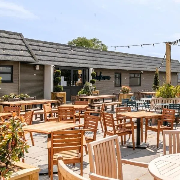 Daisy's Haven - Endless Pool, Tennis, Sky TV，位于Port Carlisle的酒店