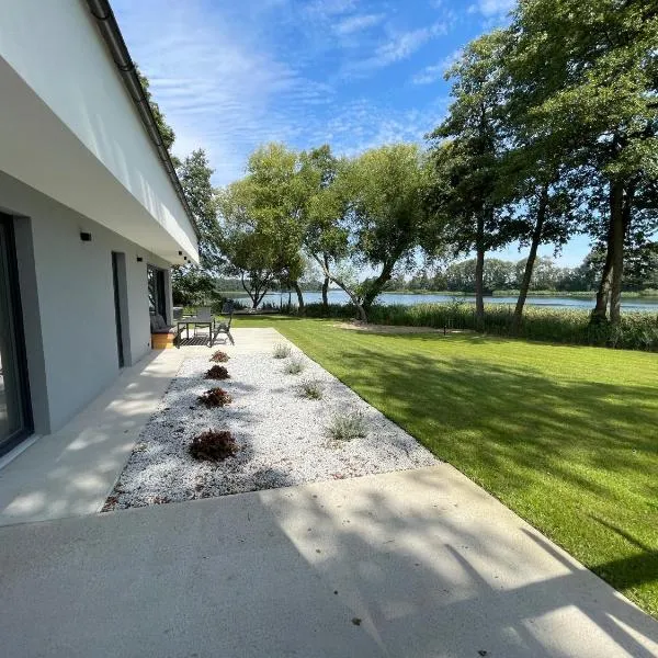 Nad Jeziorem，位于Szydłowo的酒店