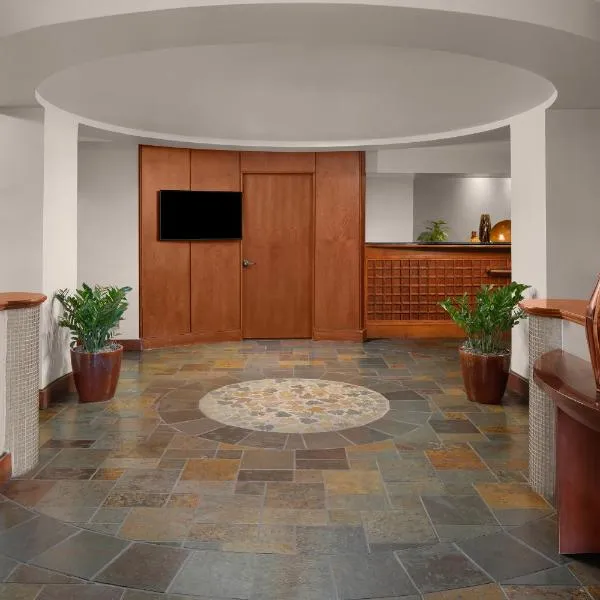 Larkspur Landing Extended Stay Suites Bellevue，位于贝尔维尤的酒店