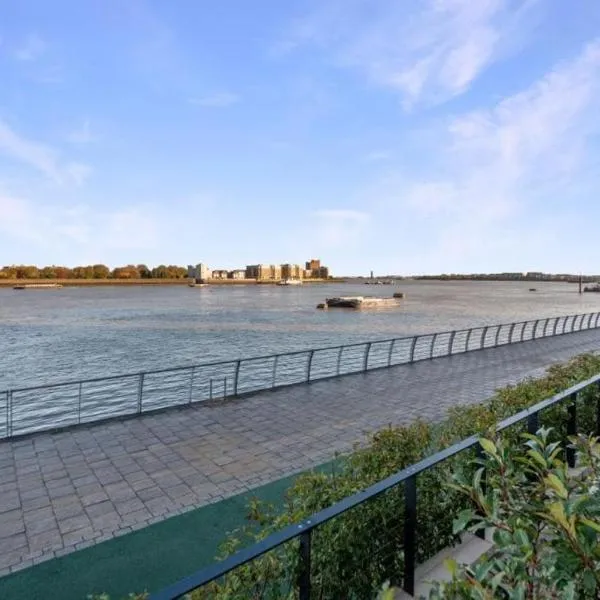 Luxury 2 Bedroom Apartment In Central London，位于Woolwich的酒店