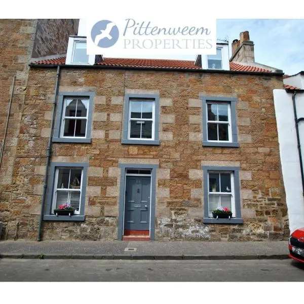 Misty Morn- stunning home in East Neuk，位于安斯特拉瑟的酒店