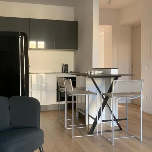 Spazio Perlasca Apt 2 - Cernobbio Como Lake，位于切尔诺比奥的酒店