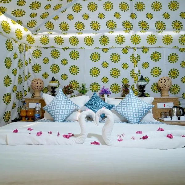 Royal Adventure Jaisalmer Resort，位于山姆的酒店