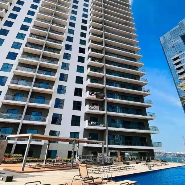 Full Seaview & Louvre Museum 1BHK - Al Reem Island，位于阿布扎比的酒店
