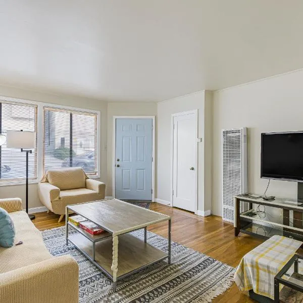 3 Bedroom 2 Bathroom House, Walkable to BART, Free Parking, Views，位于达利城的酒店