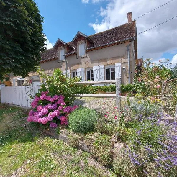 La Pagaille, gite appartement，位于Le Montet的酒店