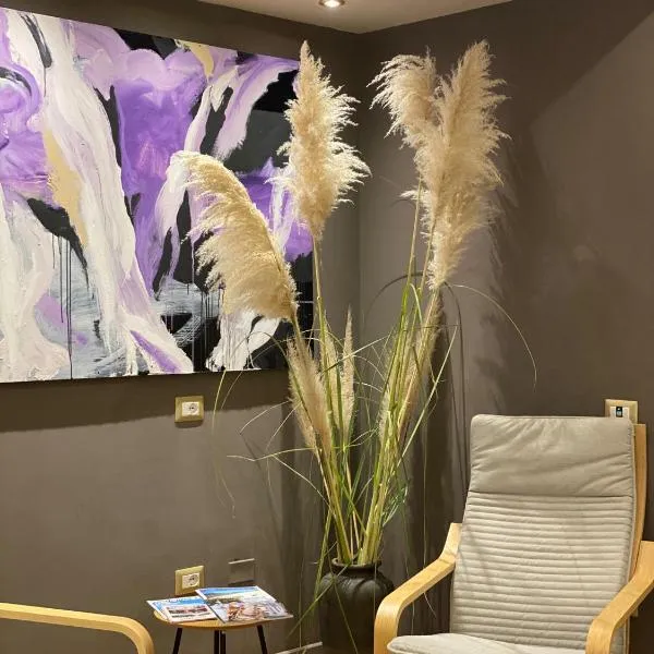Le Due Torri ROOMS，位于奥里斯塔诺的酒店