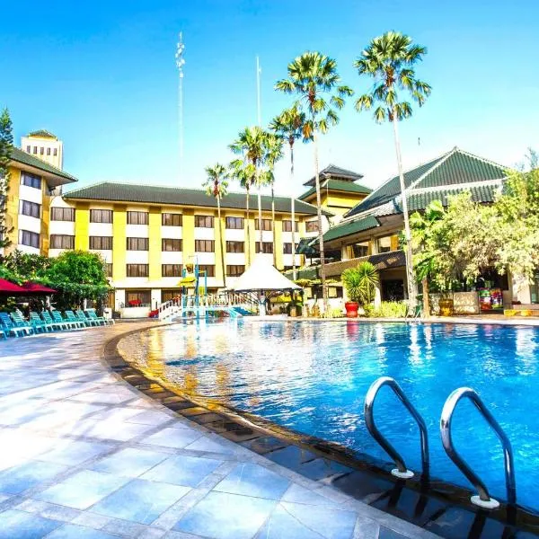 普尔瓦卡尔塔尊贵广场酒店，位于Pangulah的酒店