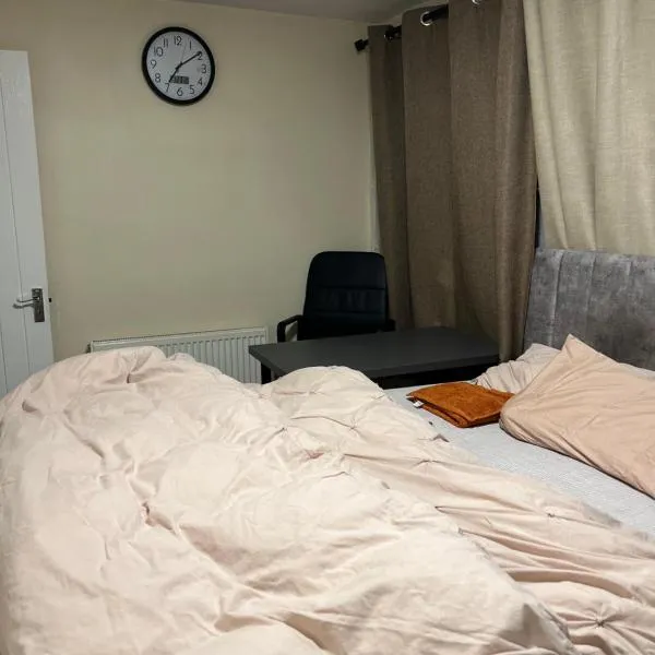 En suite Bedroom in Milton Keynes，位于布莱奇利的酒店