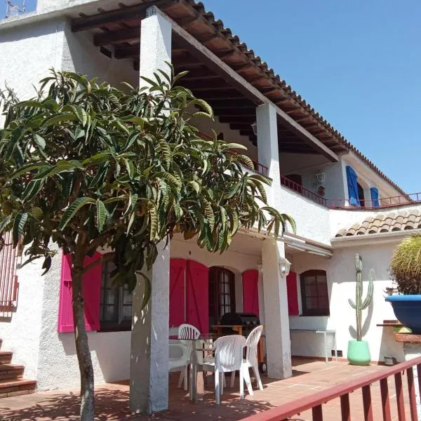 Villa Alella, 5 bedrooms & pool，位于阿莱利亚的酒店