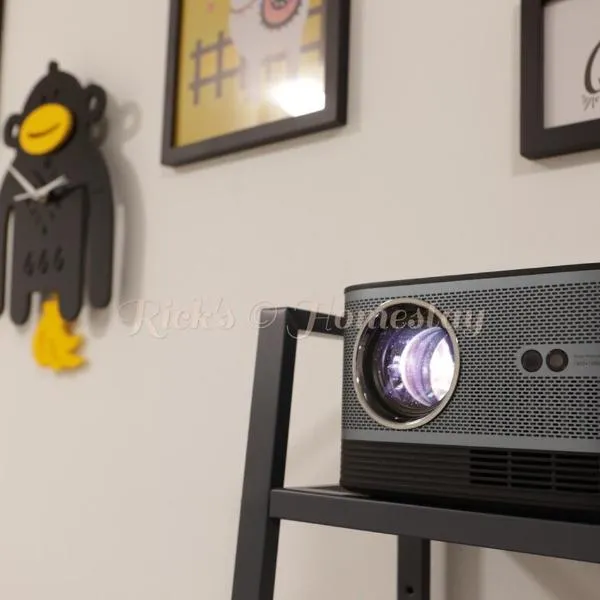 SS15 Courtyard Subang Jaya Sunway Home Cinema Projector Studio 120 Inches，位于梳邦再也的酒店