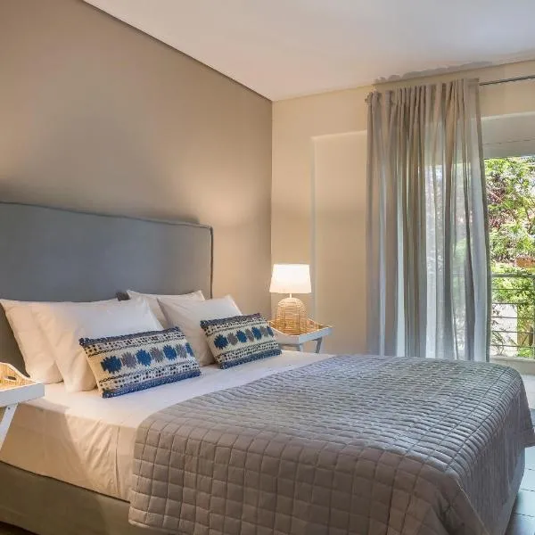 Meliti Waterfront Suites，位于凯法利尼亚岛的酒店