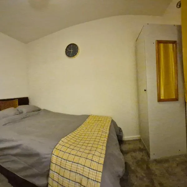 EJ Suites，位于提普顿的酒店