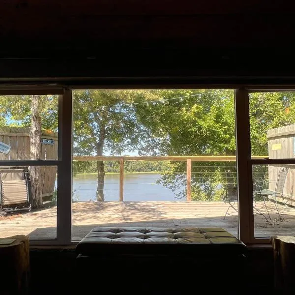 Quiver Beach Cabin，位于Havana的酒店