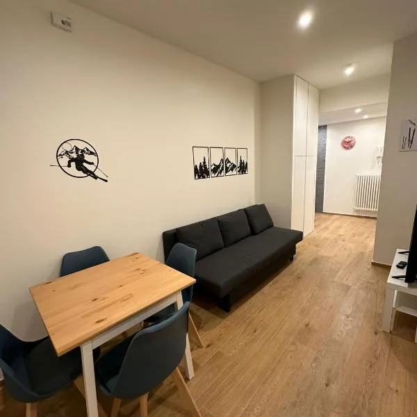 Casa Vacanza Piccolo Chalet，位于罗卡拉索的酒店