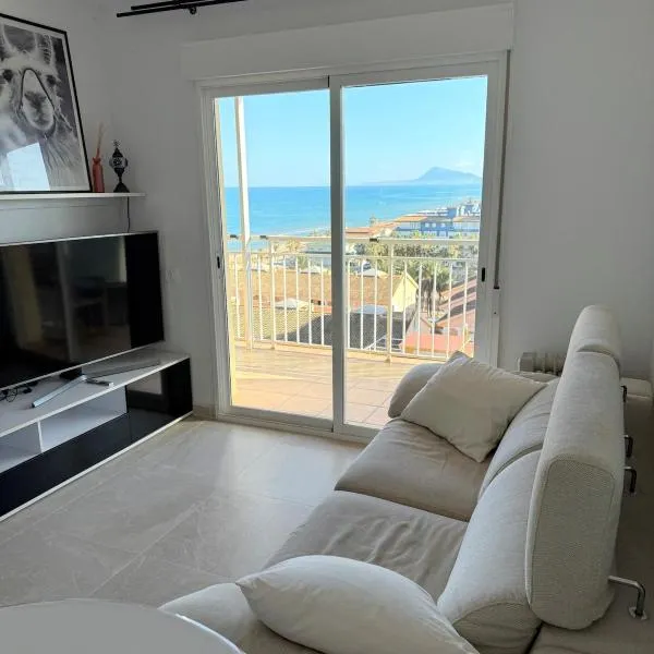 Perfect Flat with Ocean Views in Valencia，位于米拉马尔的酒店