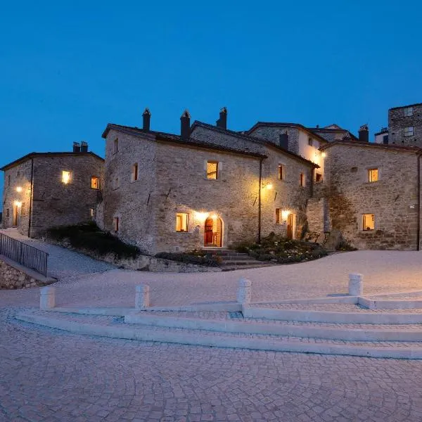Borgotufi Albergo Diffuso，位于Castel del Giudice的酒店